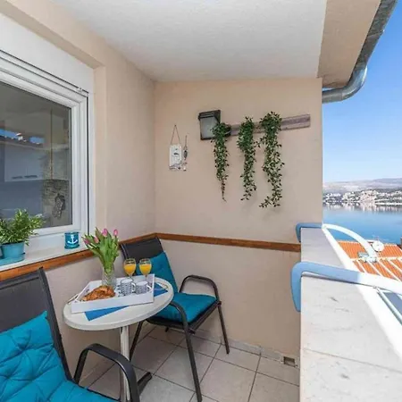 Apartment In Okrug Gornji With Sea View, Balcony, Air Conditioning, W-lan 5050-1 Trogir