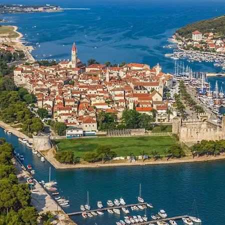 In Okrug Gornji With Sea View, Balcony, Air Conditioning, W-lan 5050-1 * Trogir