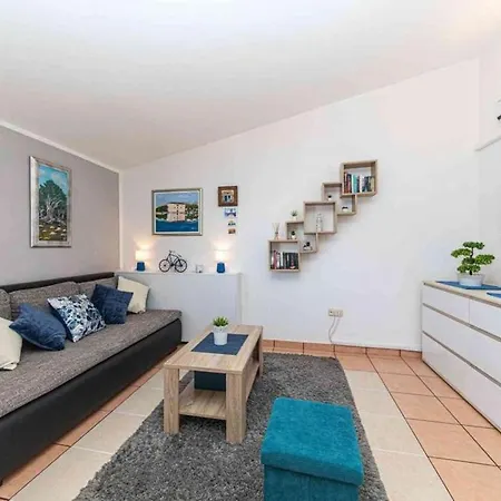 In Okrug Gornji With Sea View, Balcony, Air Conditioning, W-lan 5050-1 Apartment