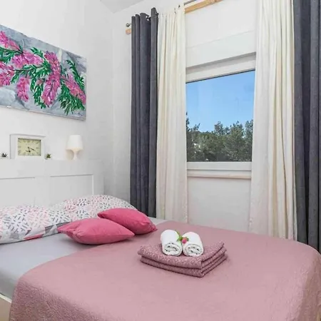 In Okrug Gornji With Sea View, Balcony, Air Conditioning, W-lan 5050-1 Trogir