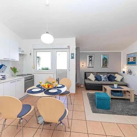 In Okrug Gornji With Sea View, Balcony, Air Conditioning, W-lan 5050-1 *